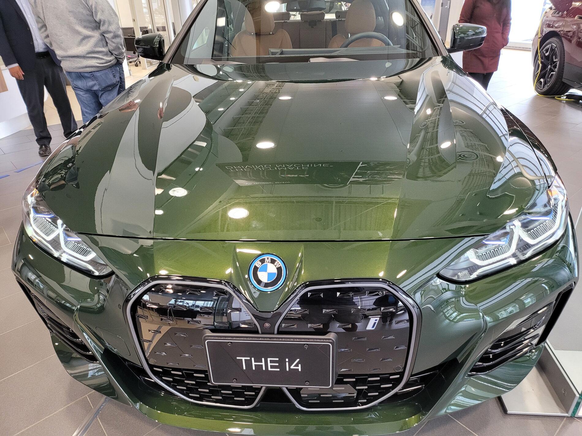 Rivian R1T R1S FOREST GREEN R1T Photos 20211023_113616