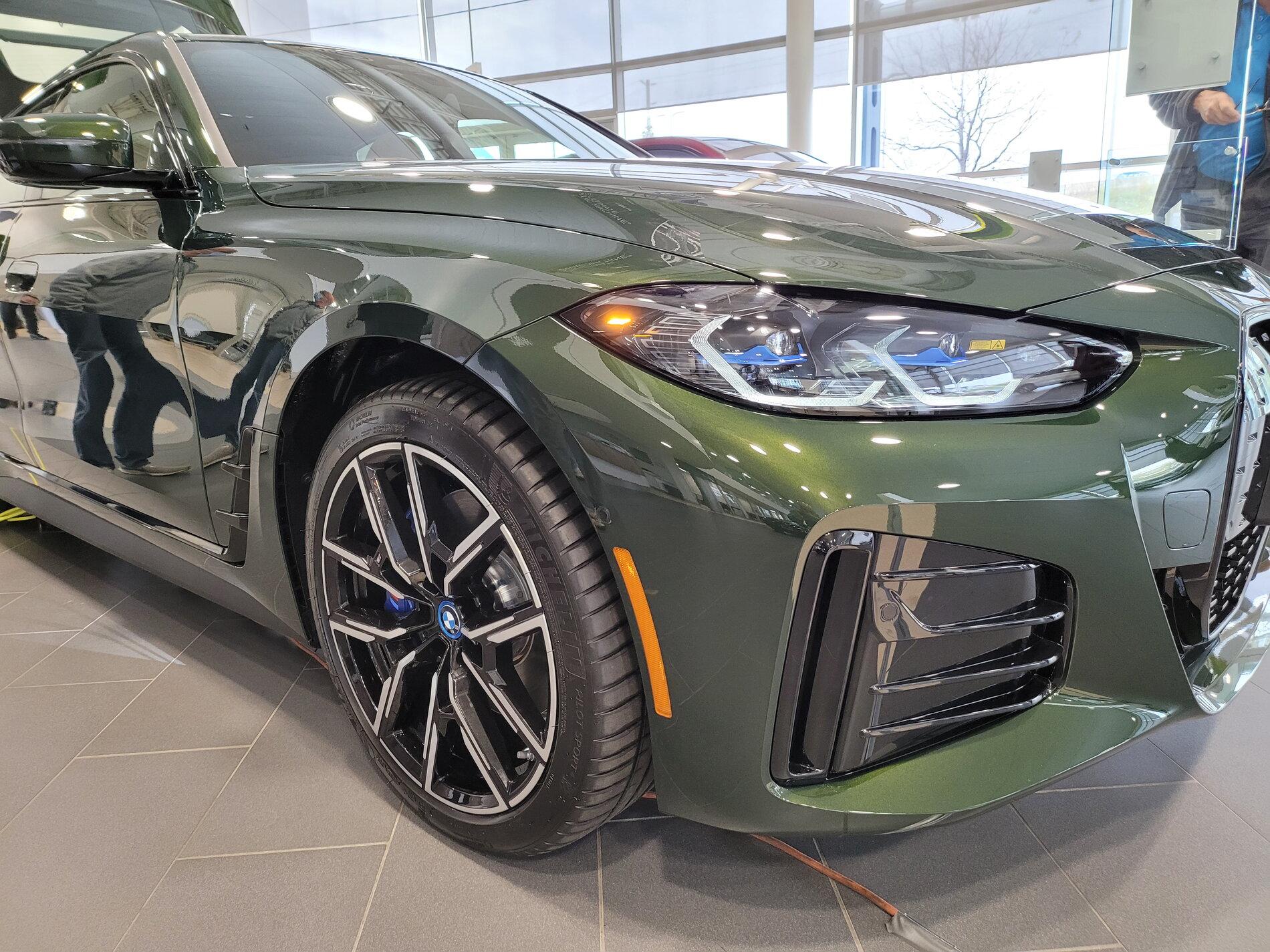 Rivian R1T R1S FOREST GREEN R1T Photos 20211023_113643