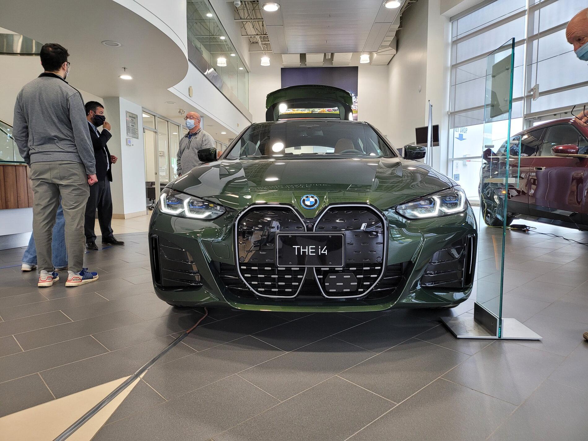 Rivian R1T R1S FOREST GREEN R1T Photos 20211023_113656