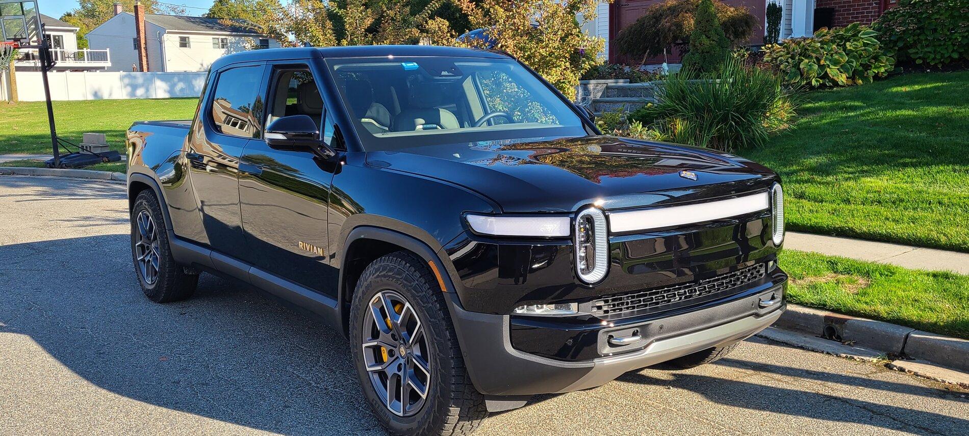 Rivian R1T R1S Private 1st Mile Drive Scheduled. Questions? 20211022_152233