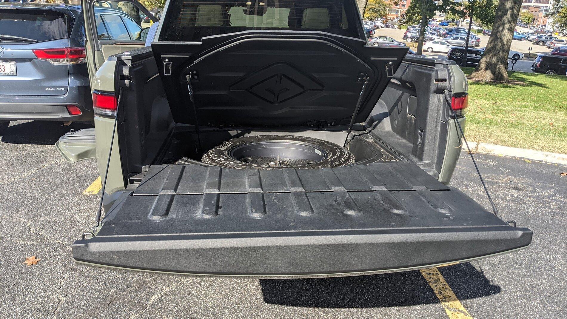 Rivian R1T R1S LAUNCH GREEN R1T Photos 2022 Rivian R1T Launch Green 3