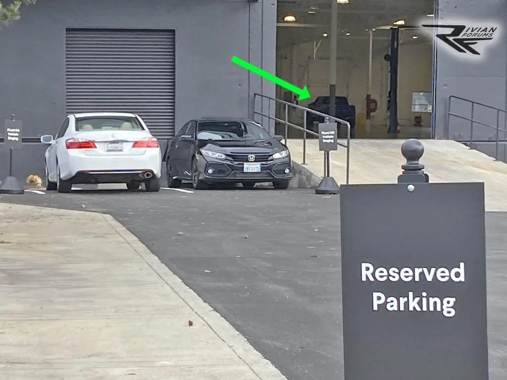 Rivian R1T R1S R1T's spotted at South San Francisco Service Center Rivian South San Francisco Service Center