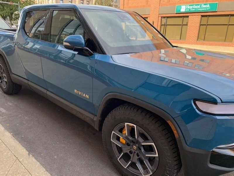 Rivian R1T R1S Rivian Blue R1T spotted in Blo-No IMG_1675_20211027_134254 (1)