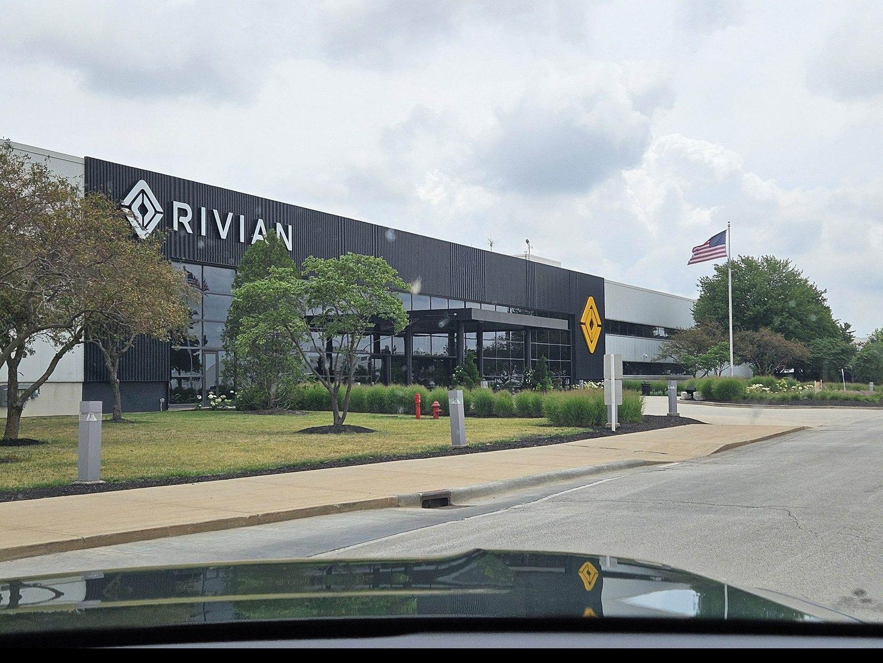 Rivian R1T R1S Colorado Checking In 1000004041