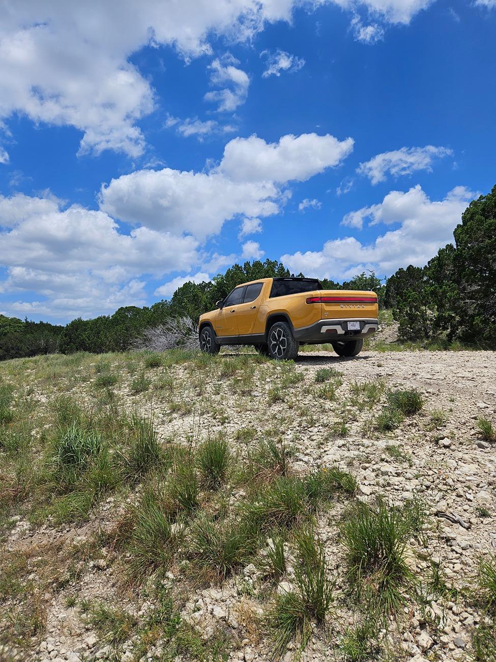Rivian R1T R1S COMPASS YELLOW R1T Photos 20240629_125800