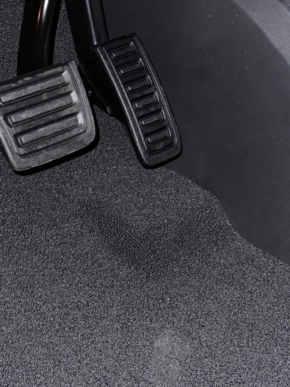 Rivian R1T R1S ⚠️ Potential Safety Issue: Gen 2 All-Weather Floor Mats Causing Stuck Accelerator -- Check Yours mat 3