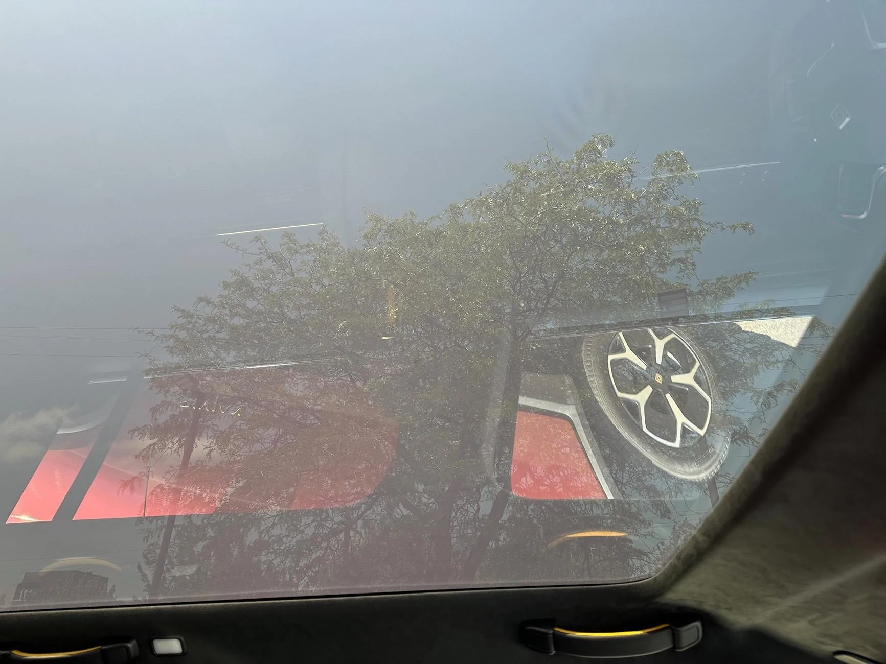 Rivian R1T R1S Gen2 Dynamic Glass Roof, is it milky when it's off? IMG_1349