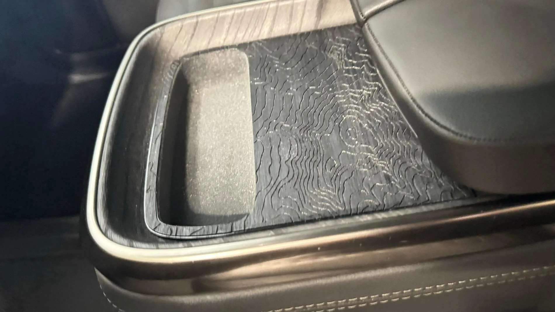 Rivian R1T R1S Gen2 R1 wireless charging pad improvements? Swappable into Gen1? IMG_0357