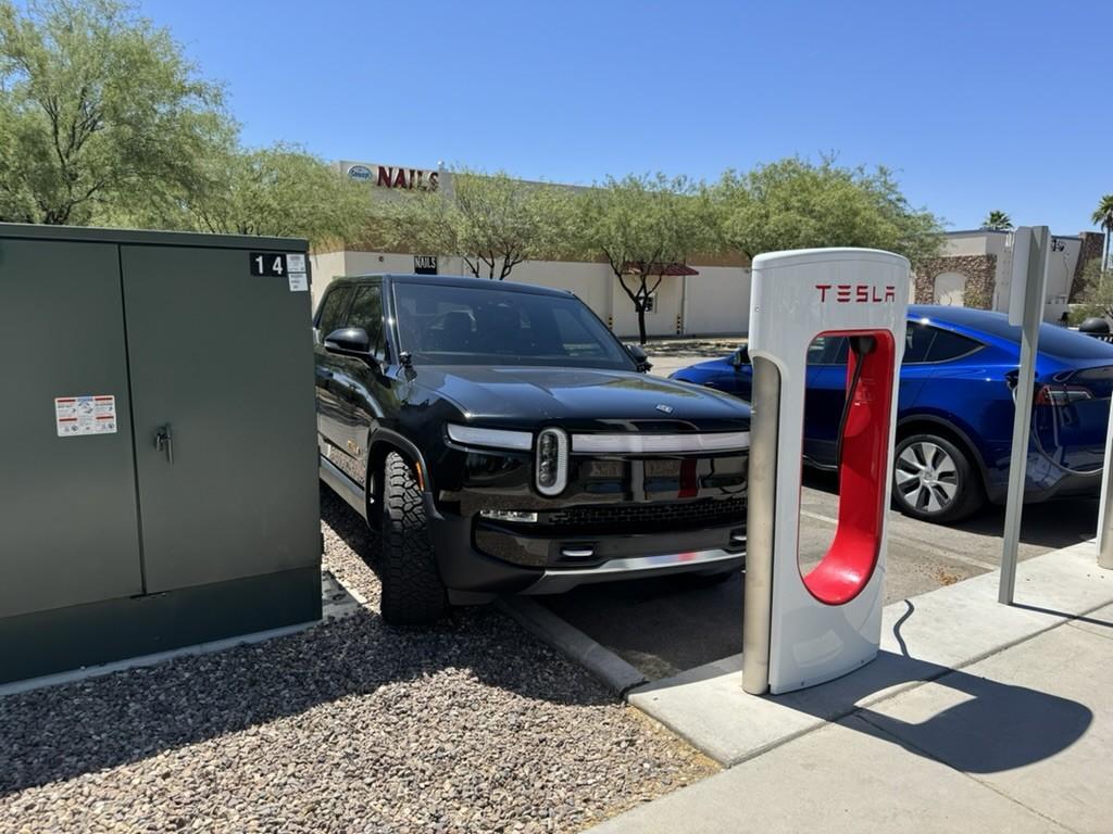 Rivian R1T R1S Wider Tesla SC stall parking, longer cable or ? 1720102976560-nt