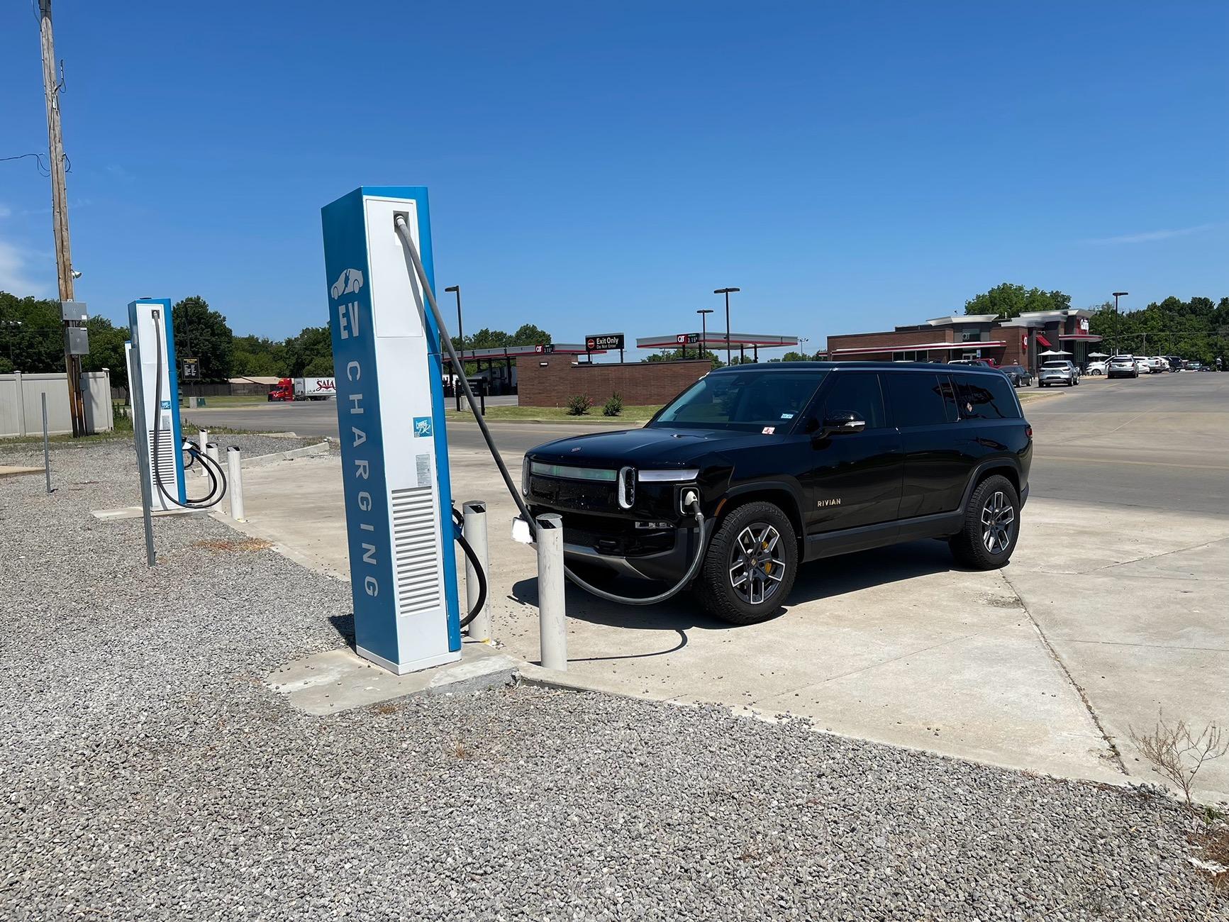 Rivian R1T R1S Francis Energy location charging issues? IMG_3738