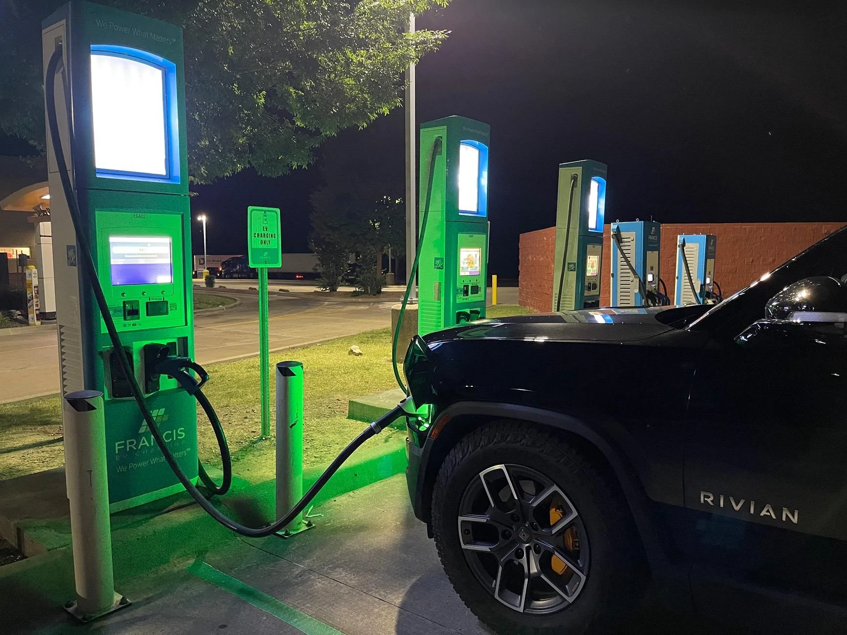 Rivian R1T R1S Francis Energy location charging issues? IMG_3687
