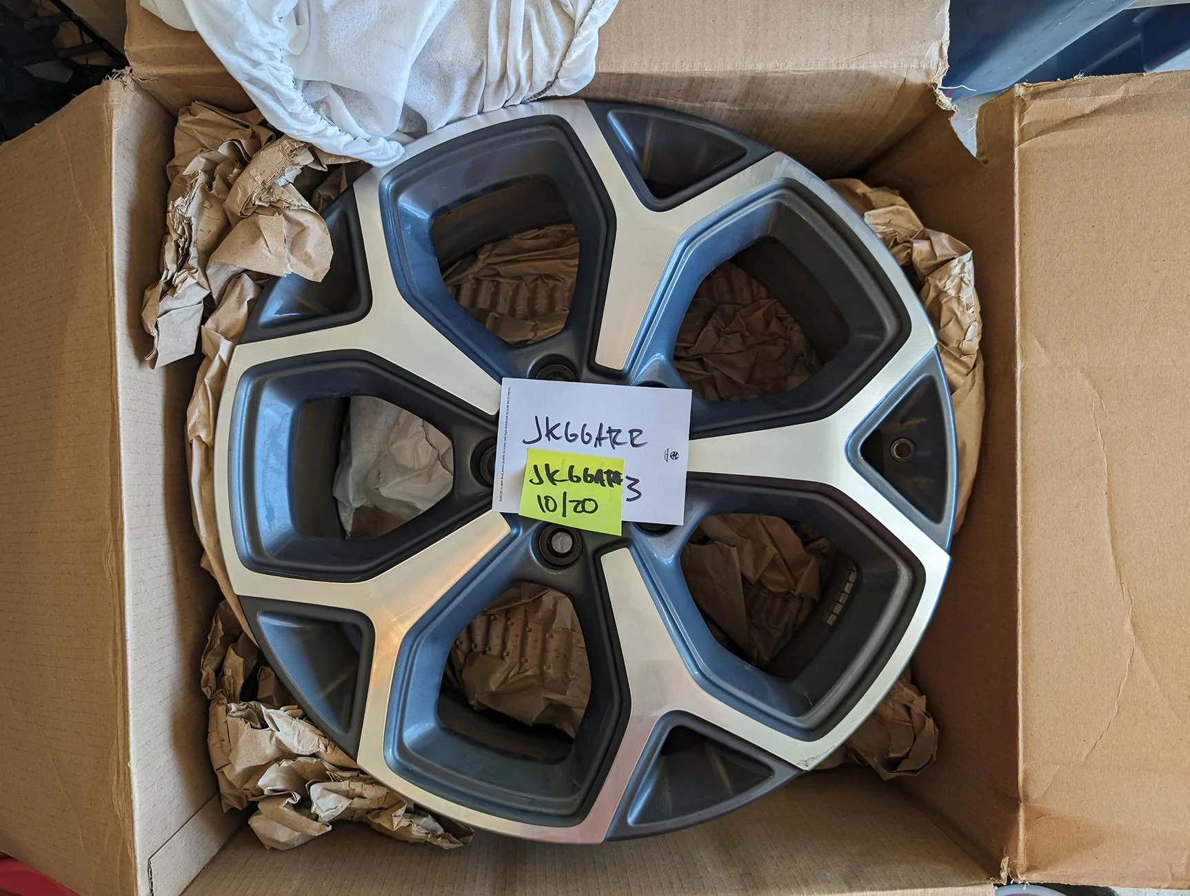 Rivian R1T R1S 21" Wheels Only $20 for 3 HTX PXL_20231020_172515578