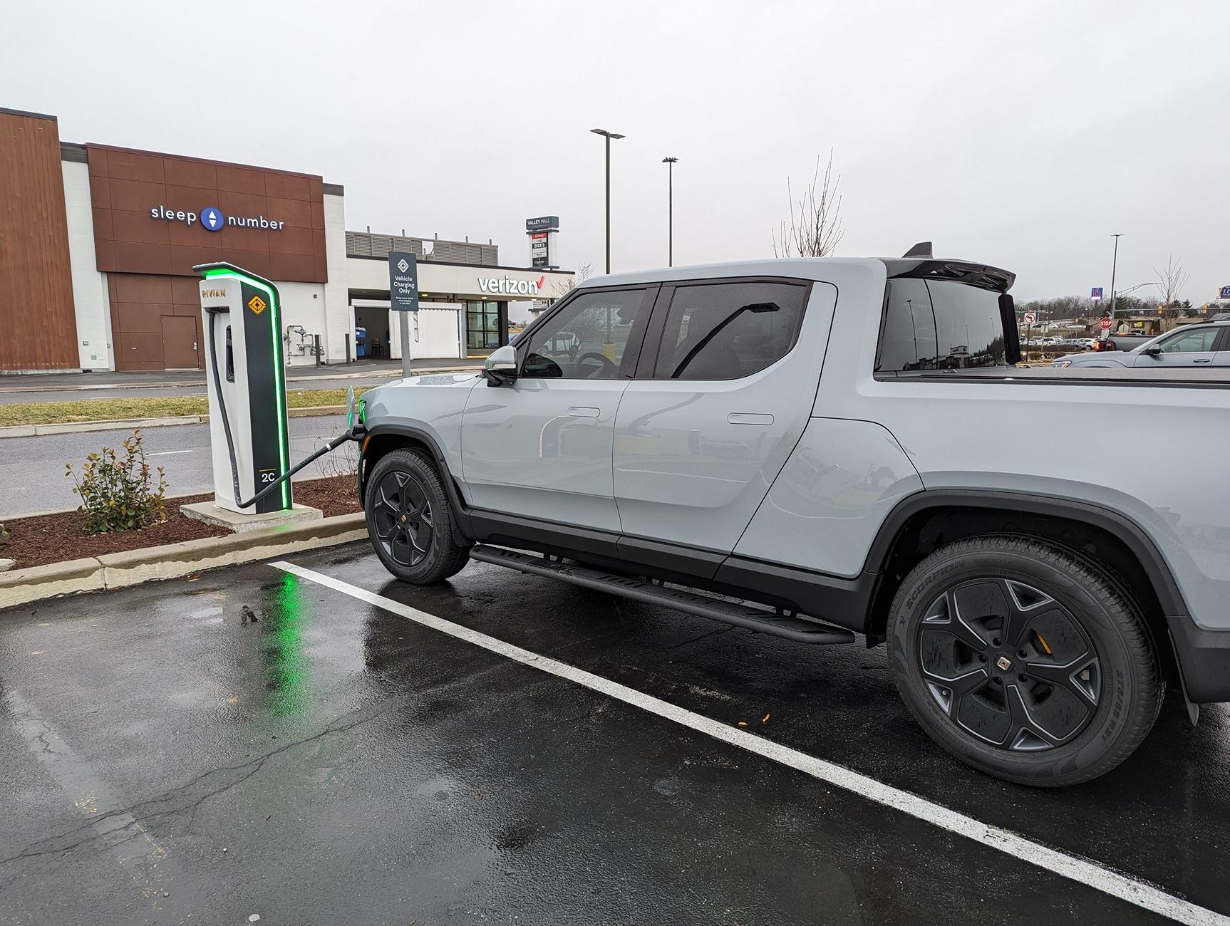 Rivian R1T R1S Car wash foam cannon recommendations d2e23548-0630-40d8-a46a-af9f8aa94f14-1_all_31464