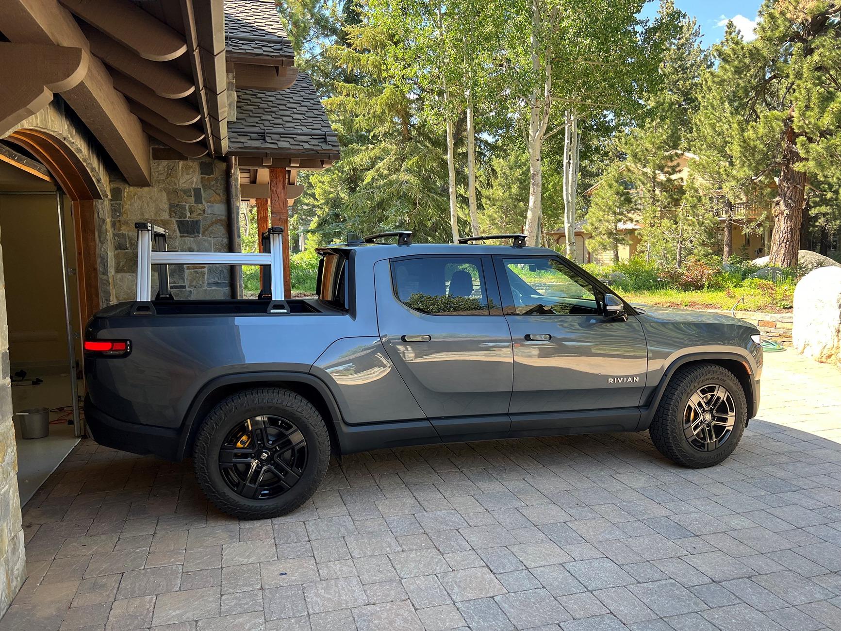 Rivian R1T R1S Hauling lumber with R1T? Mariner Rack - 1
