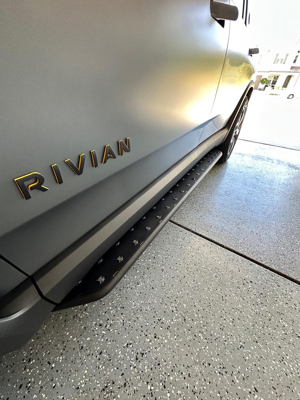 Rivian R1T R1S RealWheels EV Stainless Steel Running Boards IMG_5165
