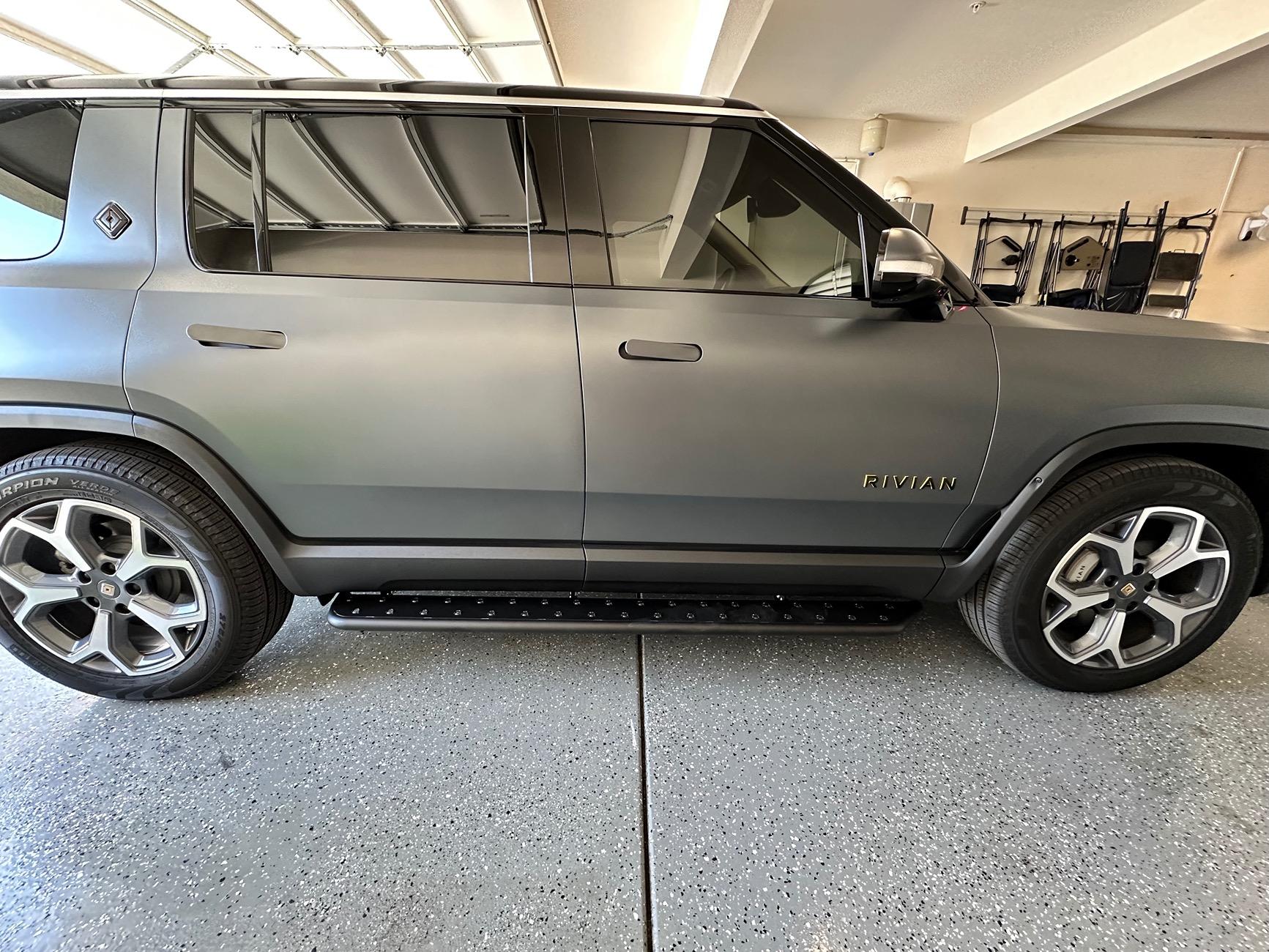 Rivian R1T R1S RealWheels EV Stainless Steel Running Boards IMG_5168