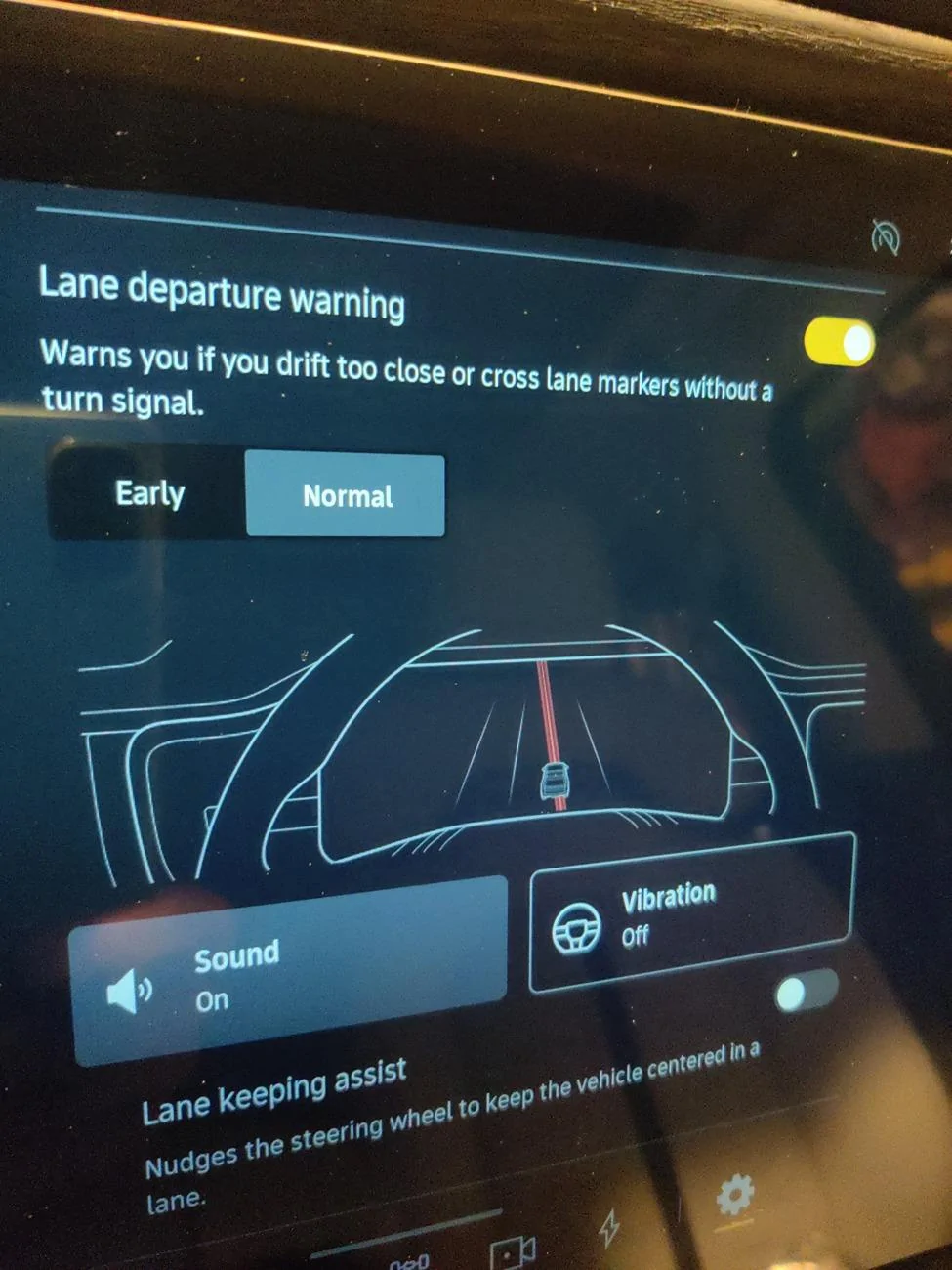 Rivian R1T R1S Lane Keep Assist Software Update 2024.19.04 1000001768
