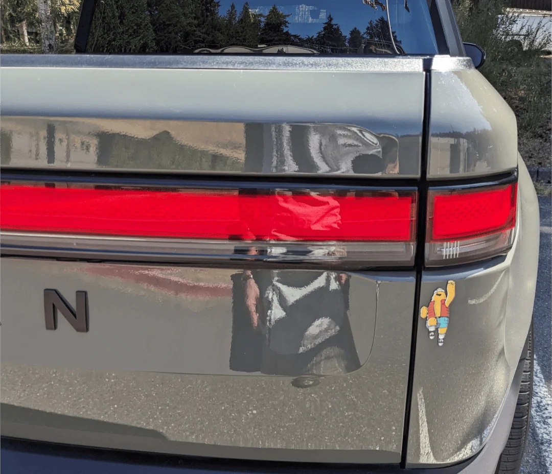 Rivian R1T R1S Quad Motor Gary Emblem 1000011606