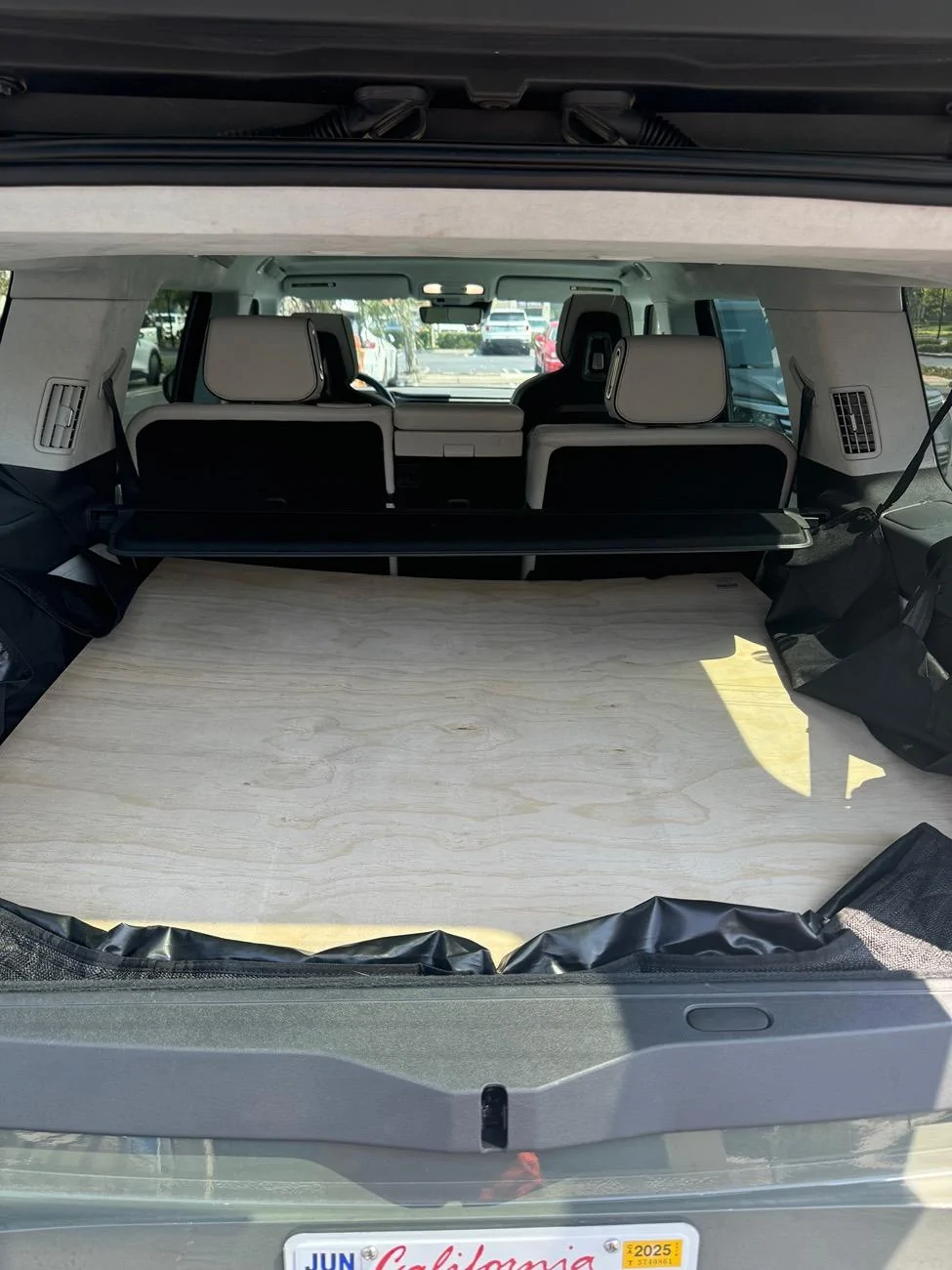 Rivian R1T R1S Considering changing order from R1T to R1S IMG_5499