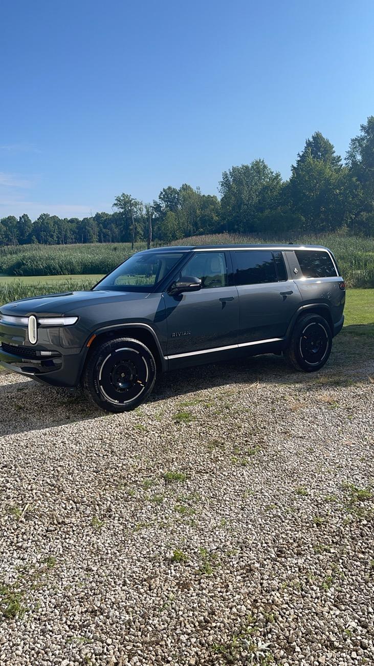 Rivian R1T R1S How many Gen 2 R1s are actually being delivered? IMG_4117