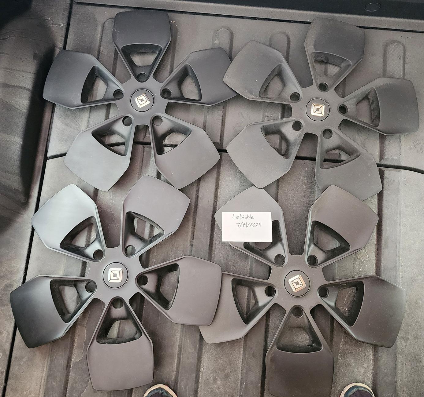 Rivian R1T R1S 21" Factory Wheels & Tires - $175 each 99 - Aero Covers
