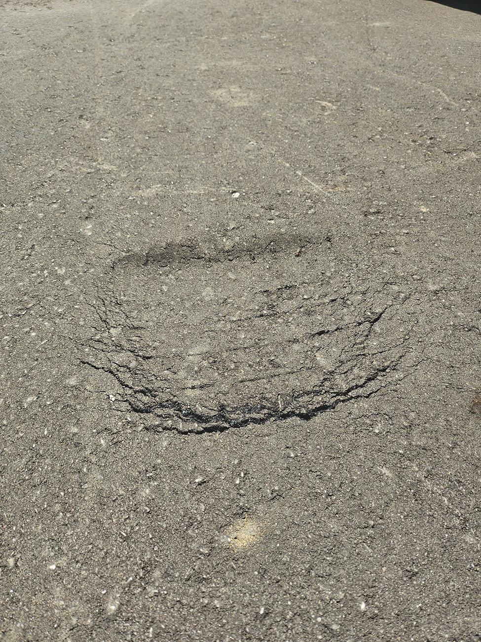 Rivian R1T R1S Asphalt driveway problems 20240715_144644
