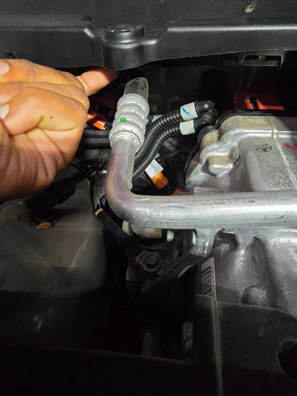 Rivian R1T R1S Guide: R1S / R1T Wind Noise FIX! 20240716_123458