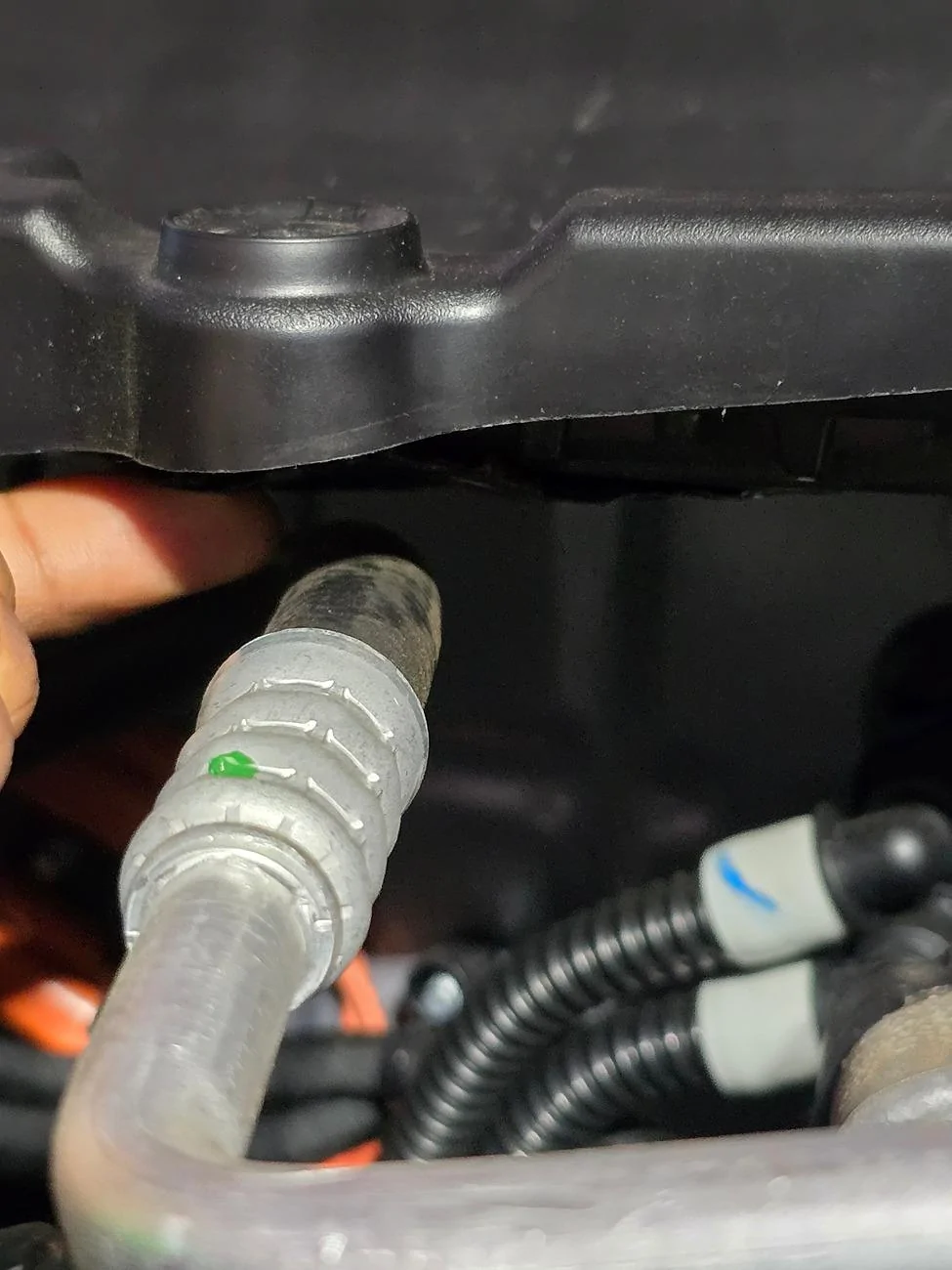 Rivian R1T R1S Guide: R1S / R1T Wind Noise FIX! 20240716_123507