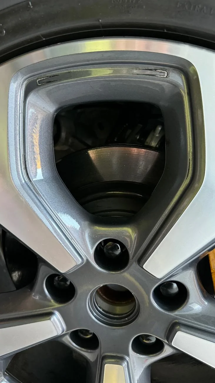 Rivian R1T R1S 21" wheels paint chip by aero wheel cover IMG_9661