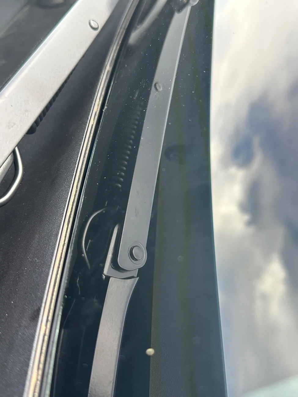 Rivian R1T R1S Up to date recommendations for front wind shield replacement. IMG_6259