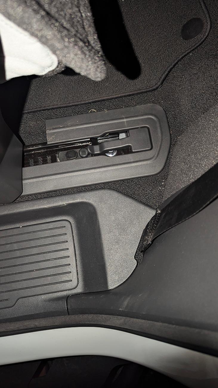 Rivian R1T R1S Removing rail stop in second row? PXL_20240718_030313862