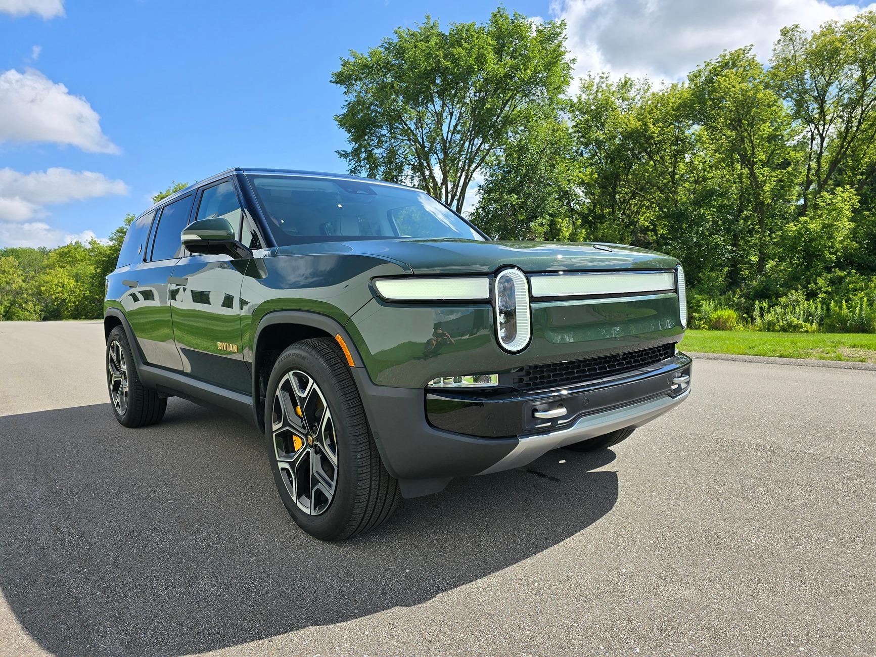Rivian R1T R1S Picked up my new R1S 20240718_104535