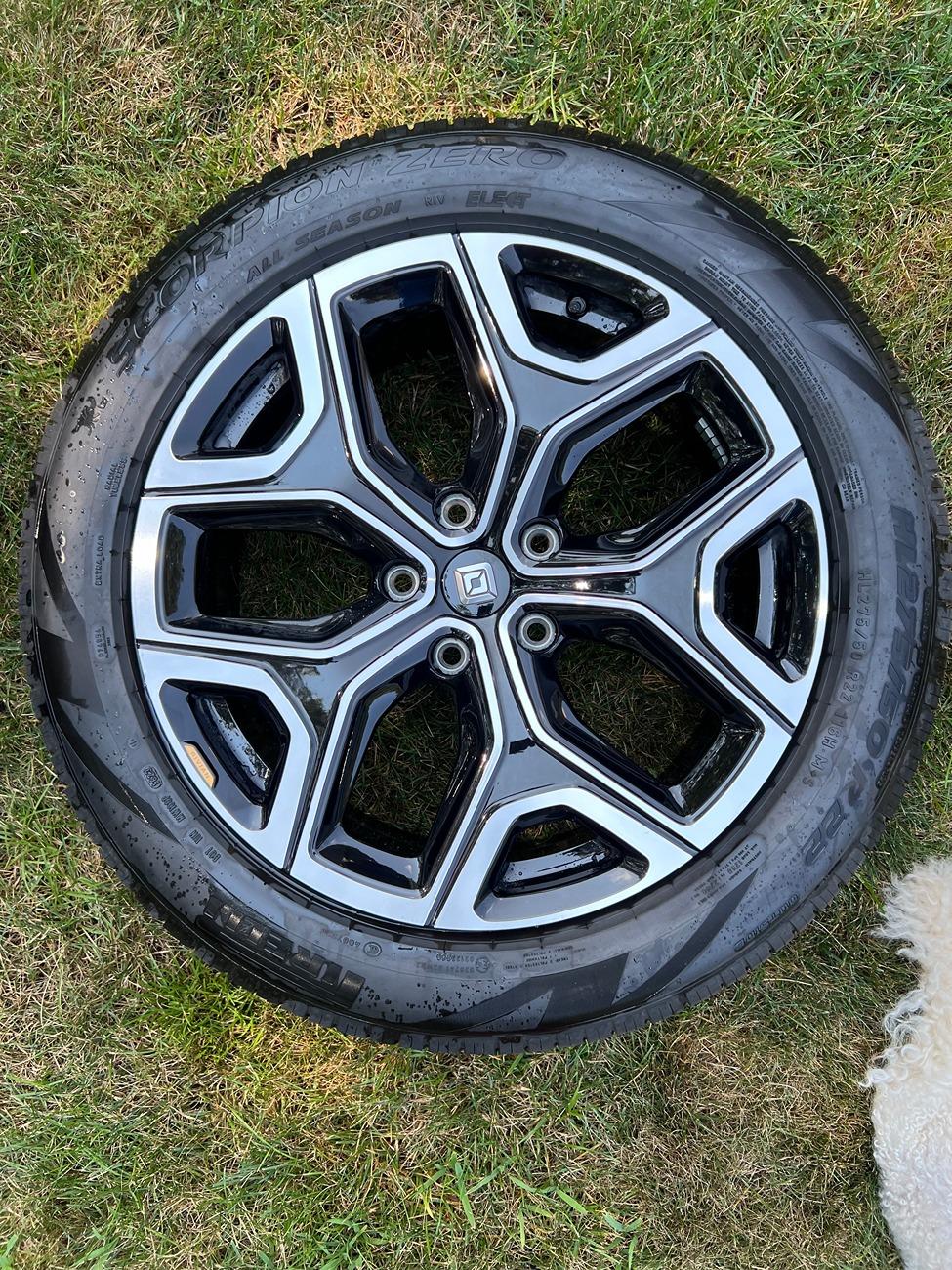 Rivian R1T R1S FS: Full Set 22" Bright OEM Wheels and Tires IMG_6424