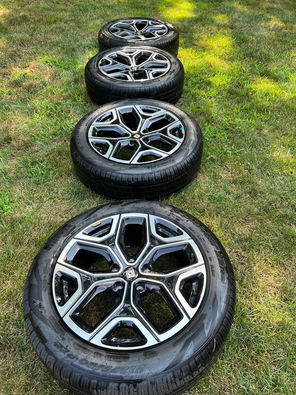 Rivian R1T R1S FS: Full Set 22" Bright OEM Wheels and Tires IMG_6423