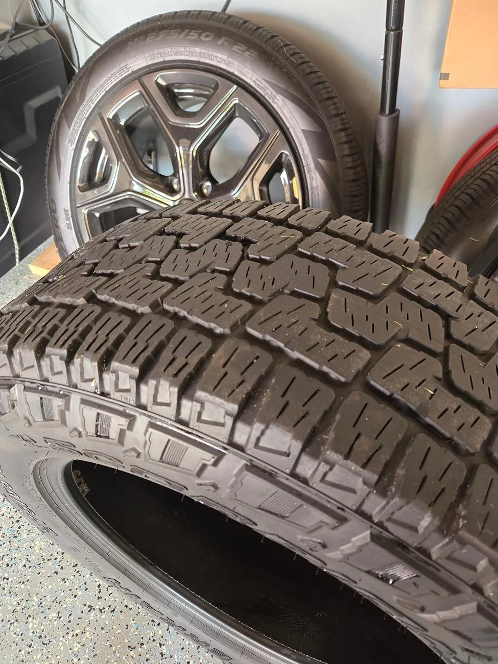 Rivian R1T R1S 20 inch AT Scorpion tire and jack kit. 20240721_084659