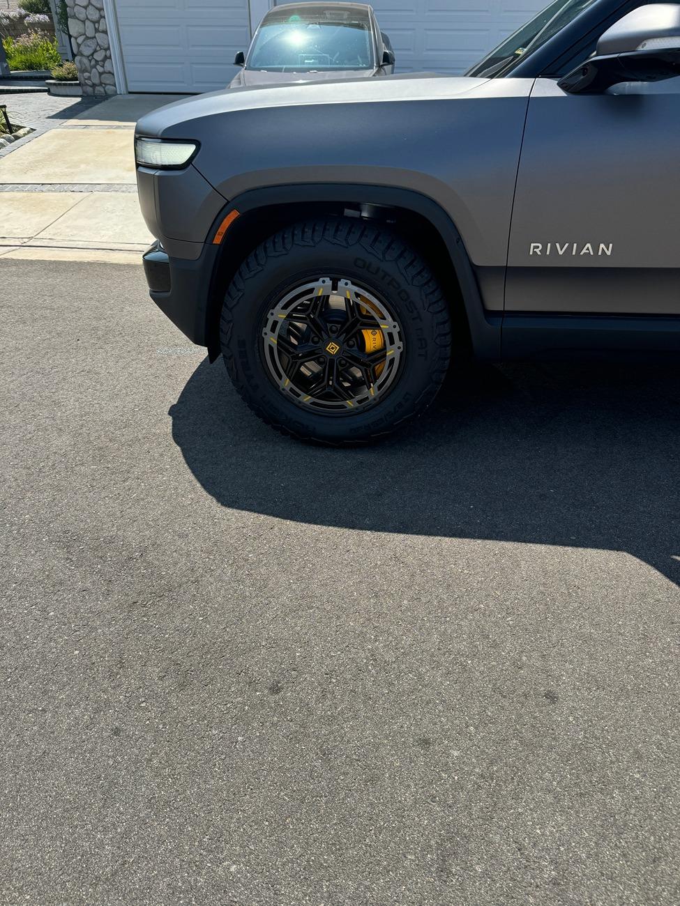 Rivian R1T R1S Atomic Wheels are here! IMG_1516.JPG