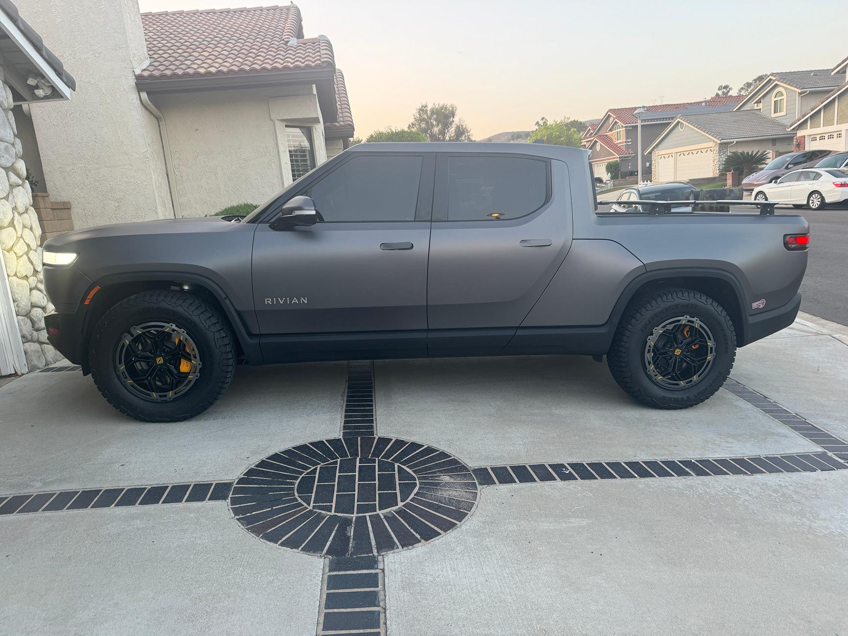 Rivian R1T R1S Atomic Wheels are here! IMG_1524.JPG