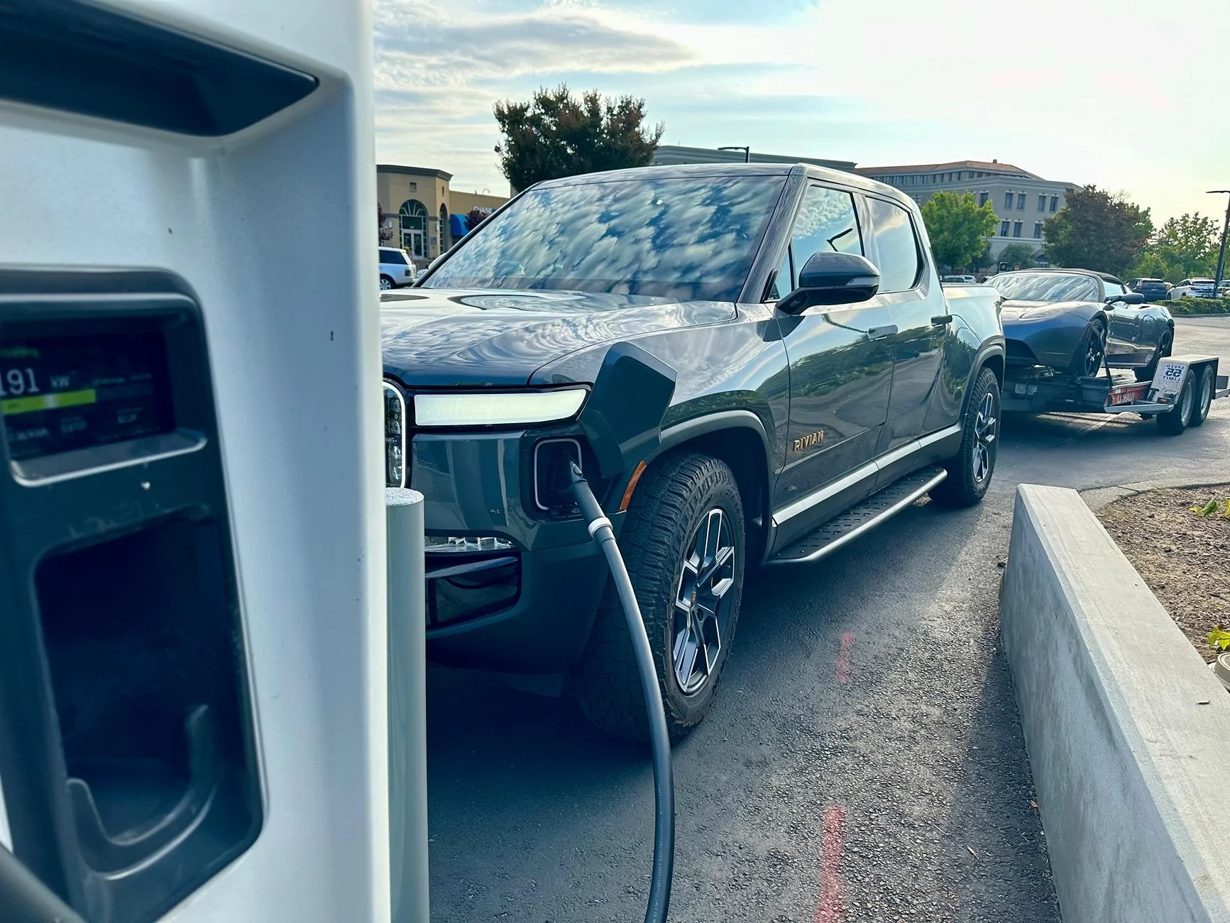 Rivian R1T R1S Sometimes you have to give a Tesla a lift / tow ... IMG_2819