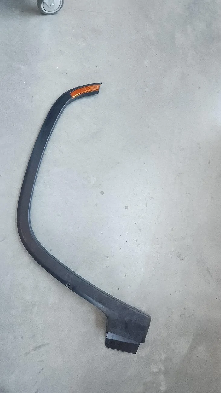 Rivian R1T R1S Bumped my car from the passenger side and need replacement side marker light Resized_20240725_111346_1721931236360