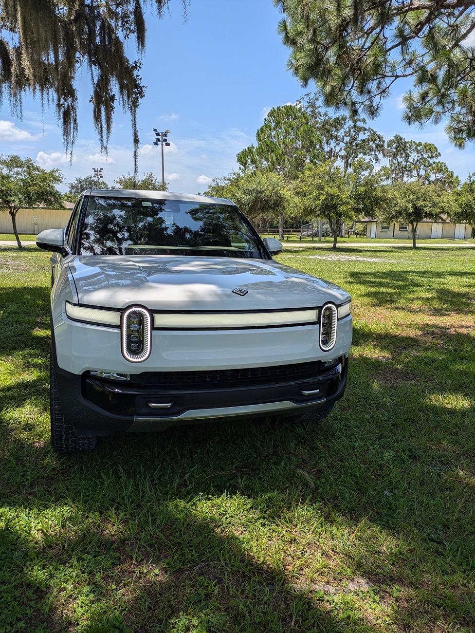 Rivian R1T R1S First 2 Weeks of a New (to me) R1T 1000002456