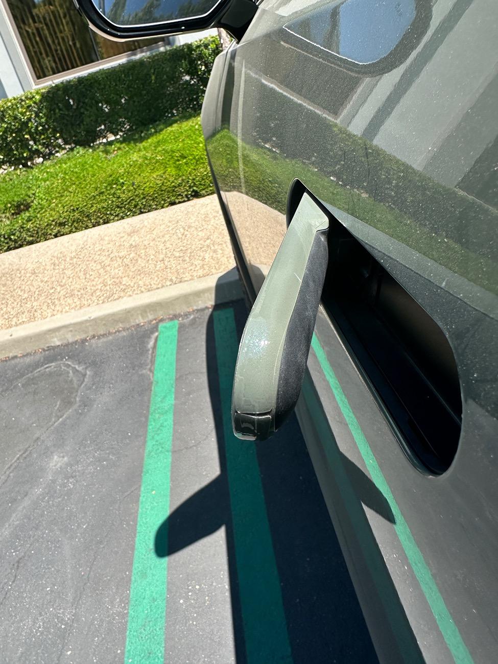 Rivian R1T R1S Wrap or don't wrap door handles? IMG_6912