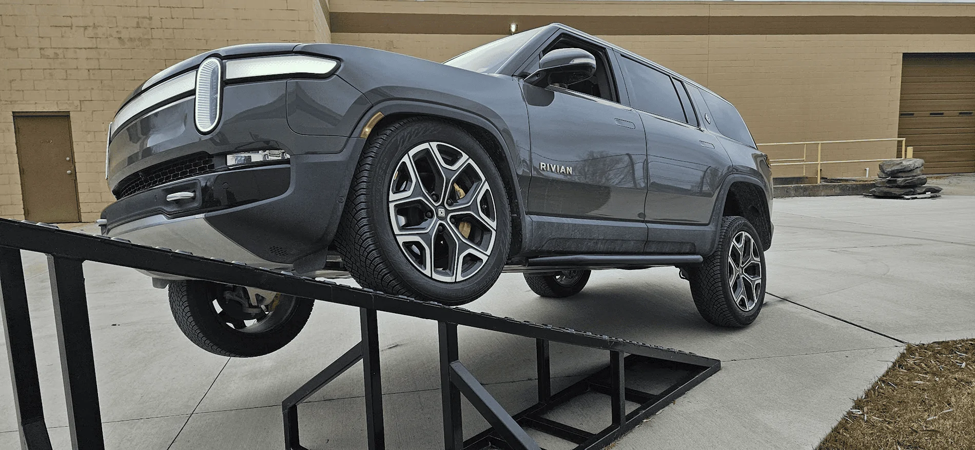 Rivian R1T R1S MORR rescues a high-centered R1T 1722451645764-pu