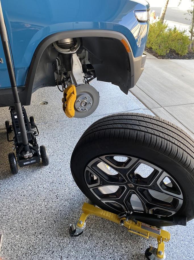 Rivian R1T R1S How are you solving the Jack height problem? 7546ECE0-759C-4D6C-BD10-F0FEC7C3DD8F