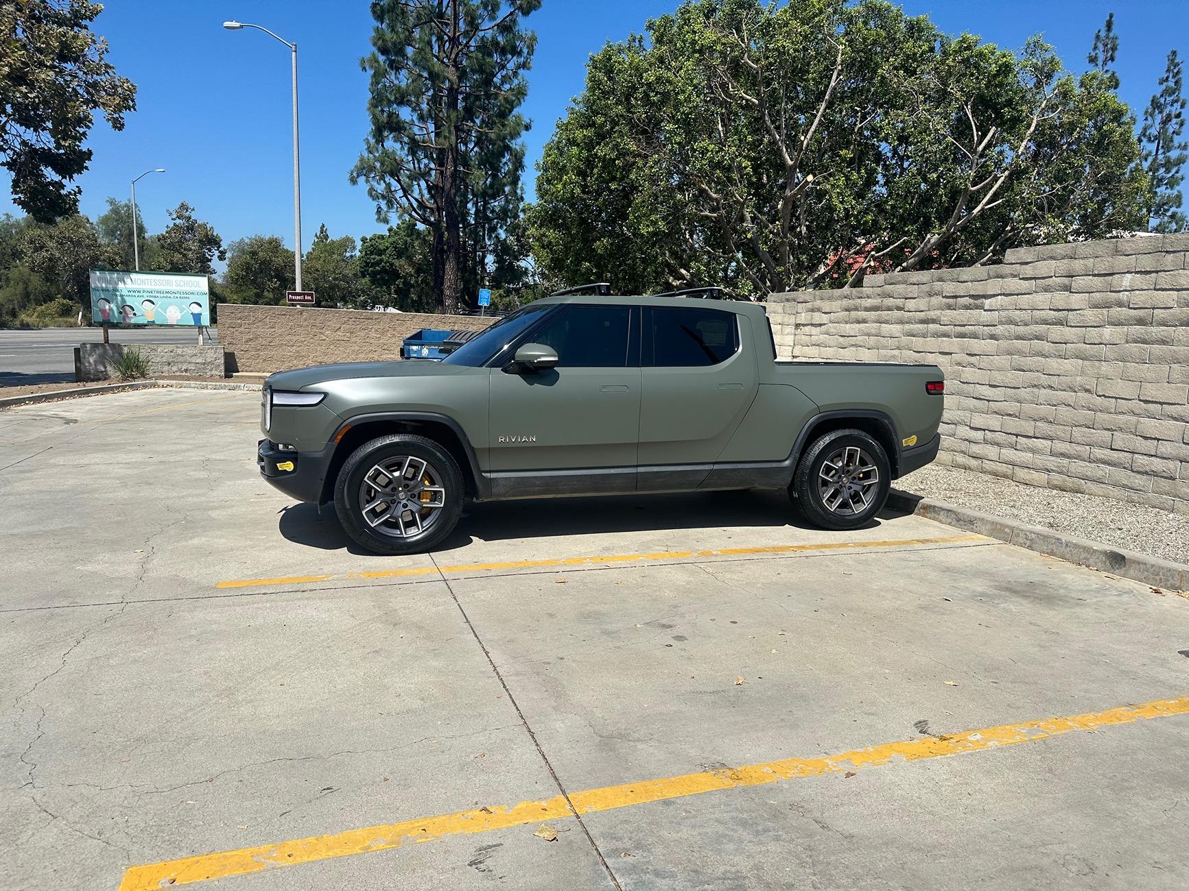 Rivian R1T R1S 20" Michelin Defender LTX M/S2 IMG_5188