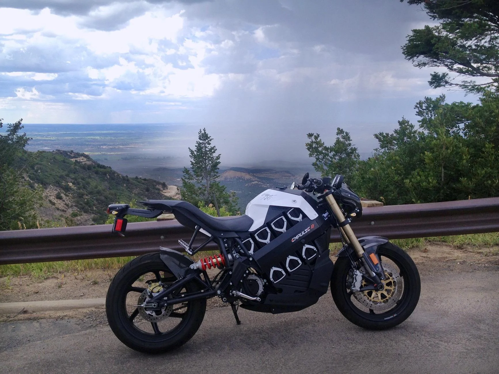 Rivian R1T R1S Jealous of Idaho, but found future RAN charging station in Albuquerque, New Mexico IMG_3576