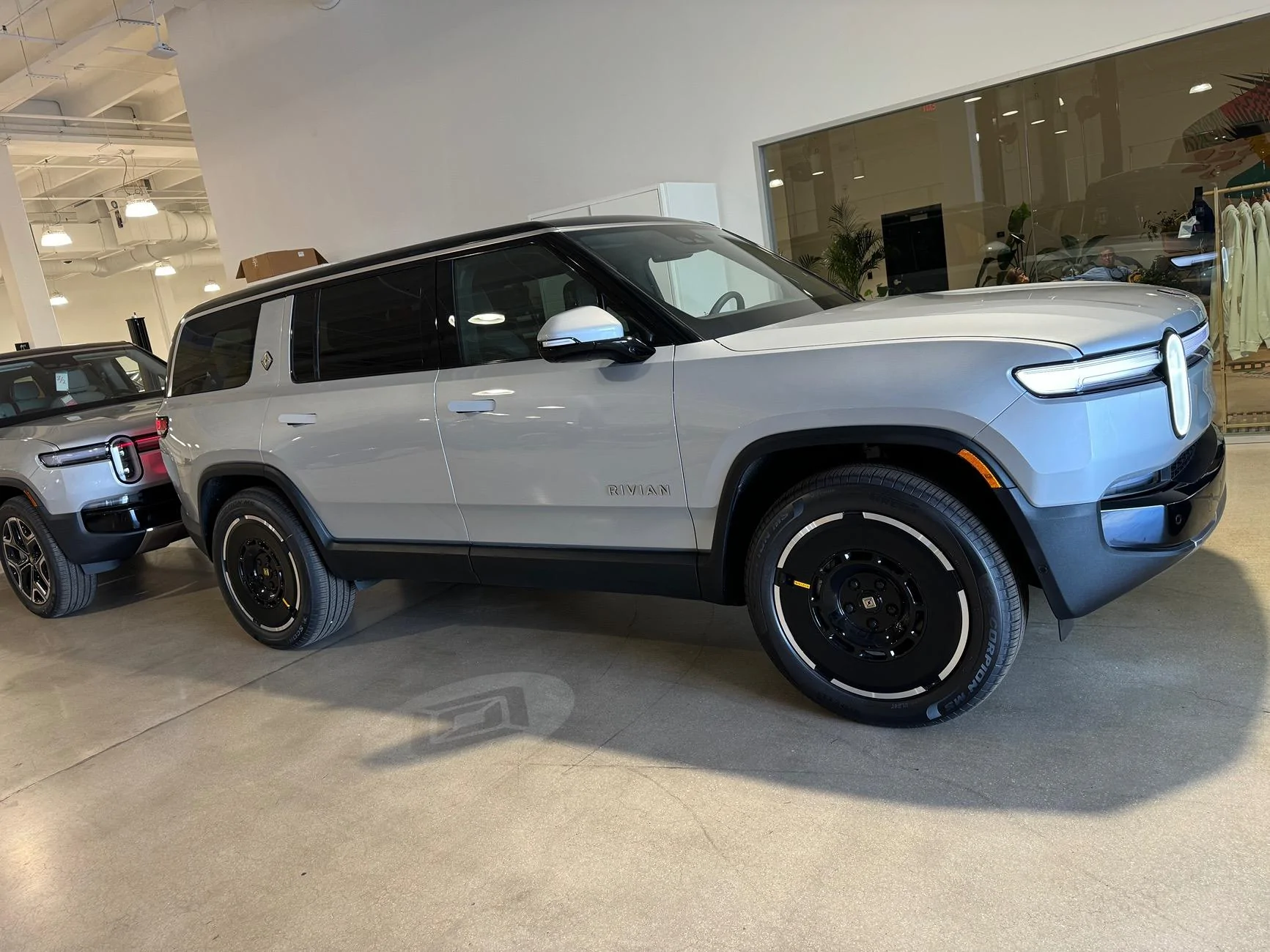 Rivian R1T R1S Joined the Rivian family yesterday w/ new Gen 2 R1S. IMG_1956