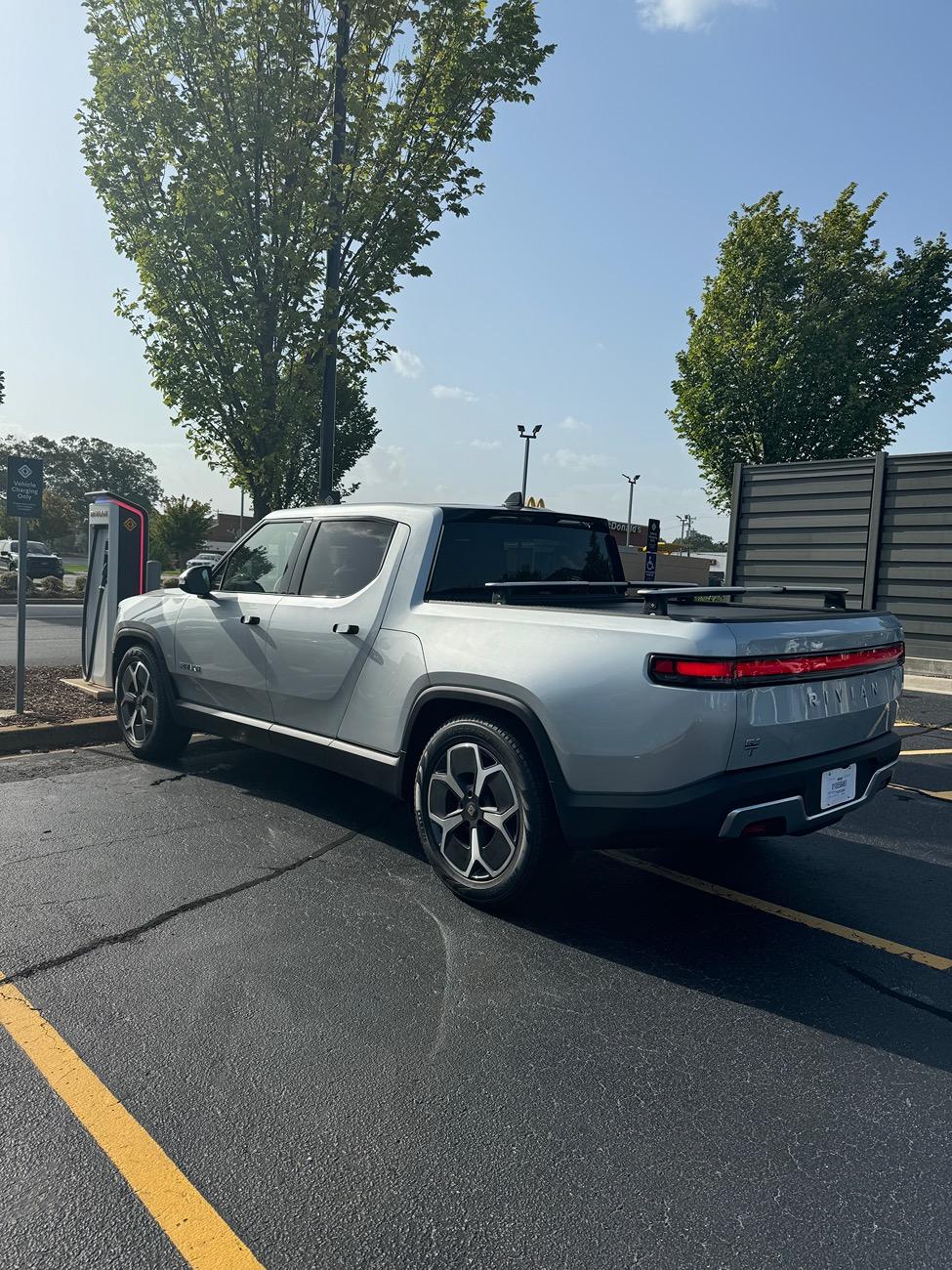 Rivian R1T R1S LA SILVER Rivian Photos IMG_9932
