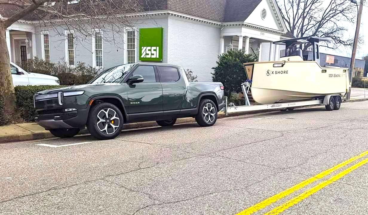 Rivian R1T R1S Free electric boat rides & demo in DC rivianXshore 2