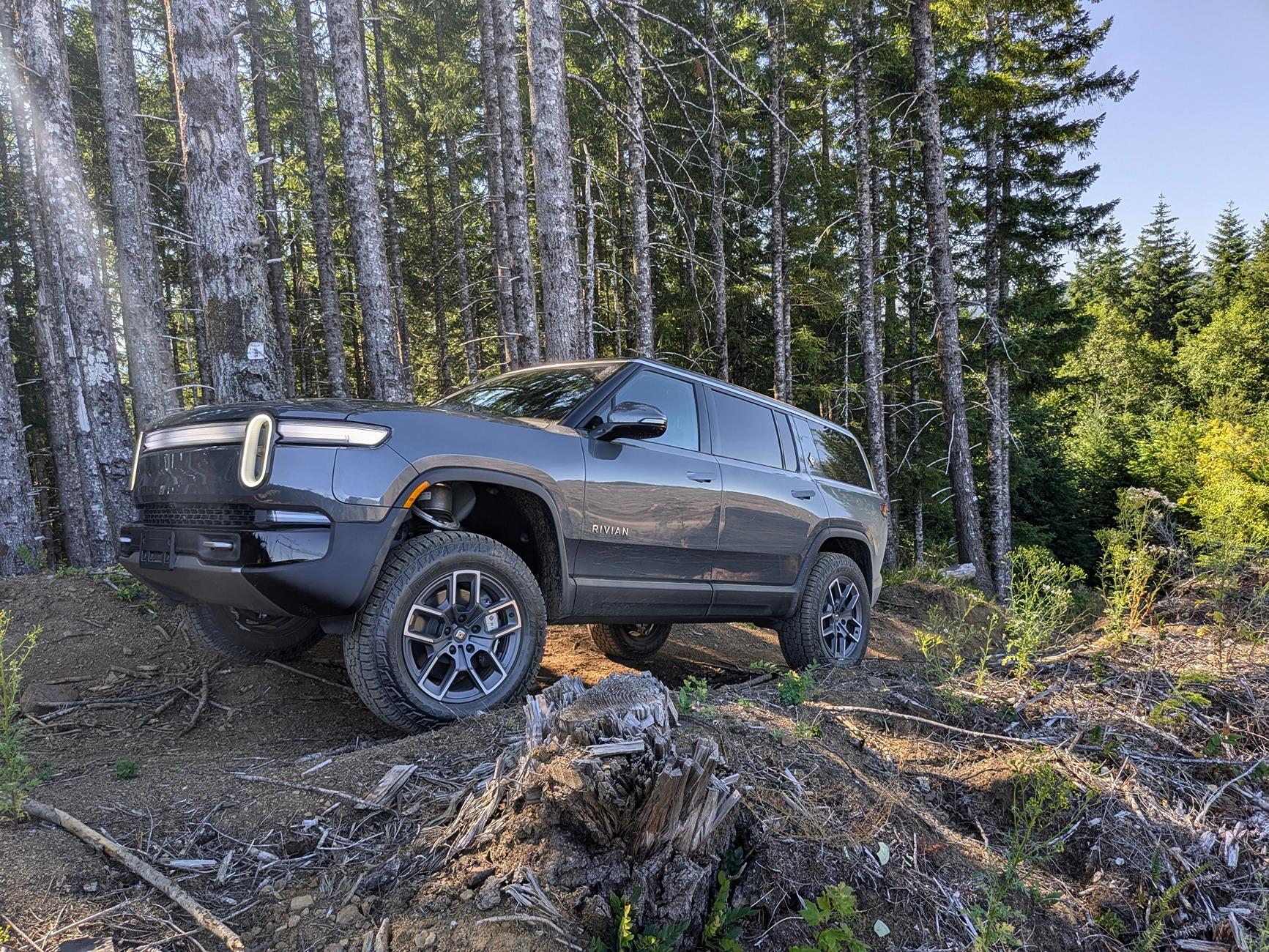 Rivian R1T R1S Another 2025 R1S Gen2 Newbie PXL_20240804_172602013