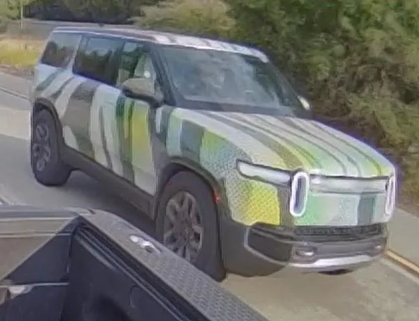Rivian R1T R1S Mfgr Camouflage R1S Spotted - why the camo? Screenshot 2024-08-08 090715